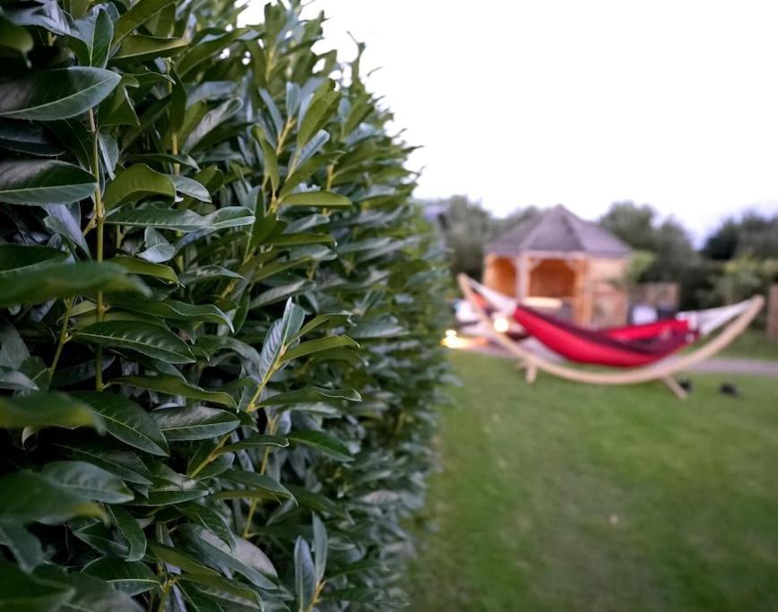 Romantic Retreat - Luxury Shepherds Hut + Hot Tub! Camborne Exteriör bild