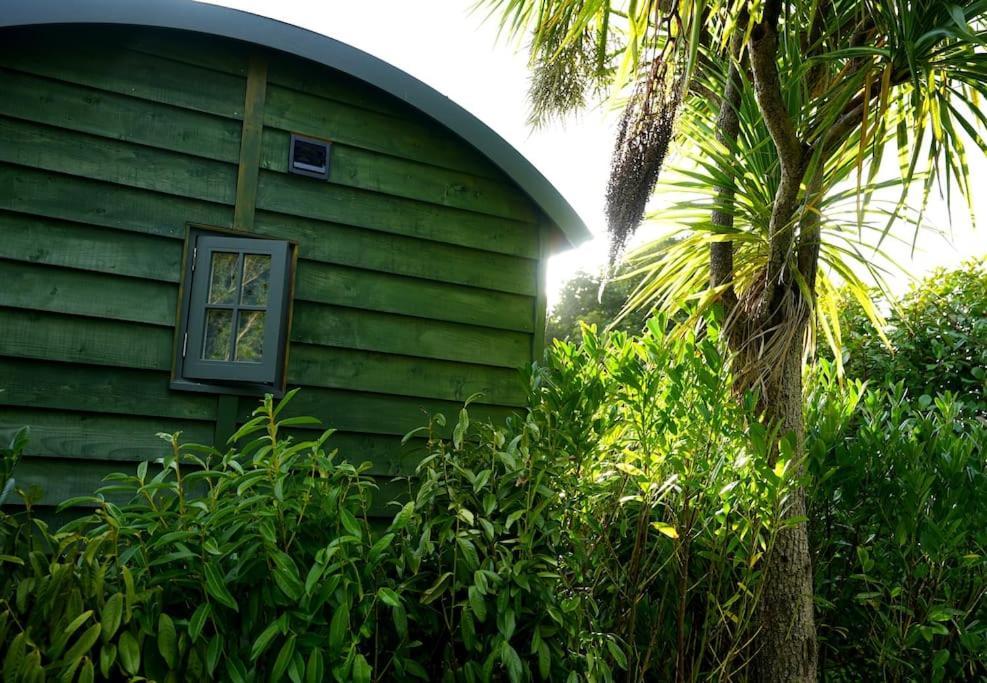 Romantic Retreat - Luxury Shepherds Hut + Hot Tub! Camborne Exteriör bild