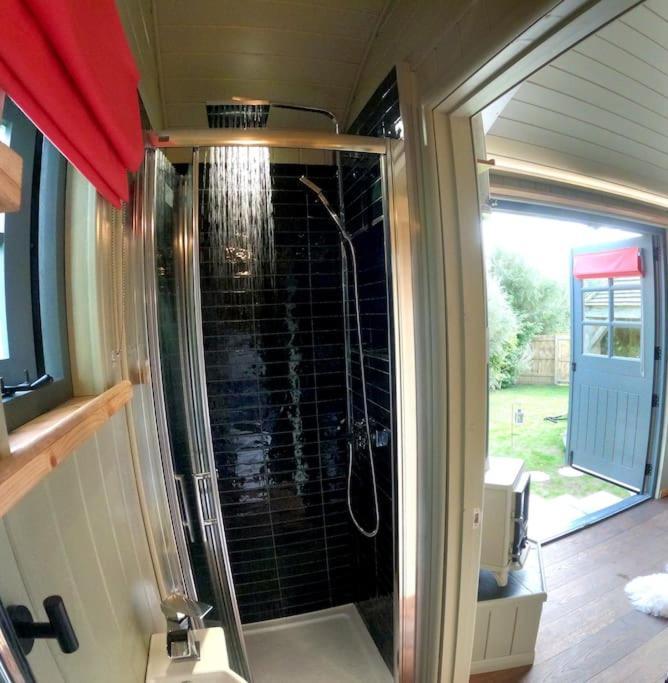 Romantic Retreat - Luxury Shepherds Hut + Hot Tub! Camborne Exteriör bild